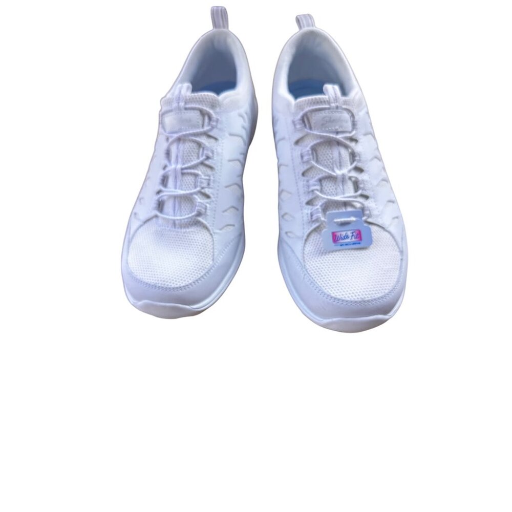 Skechers  Size 10 Ultra Flex 3.0 Sneakers  Breathable Design & Memory Foam